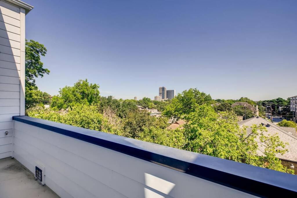 4 Story Home Mins To Downtown Houston With City Views Ngoại thất bức ảnh