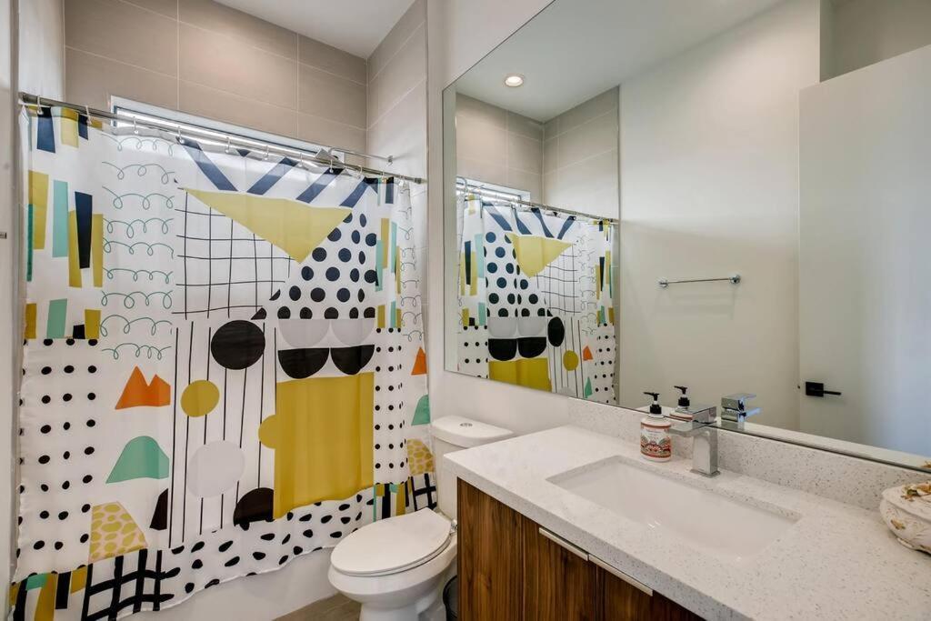 4 Story Home Mins To Downtown Houston With City Views Ngoại thất bức ảnh