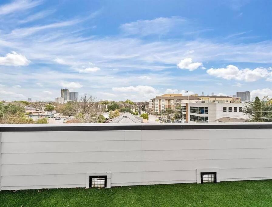 4 Story Home Mins To Downtown Houston With City Views Ngoại thất bức ảnh