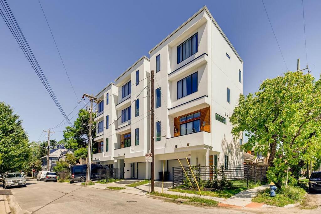 4 Story Home Mins To Downtown Houston With City Views Ngoại thất bức ảnh